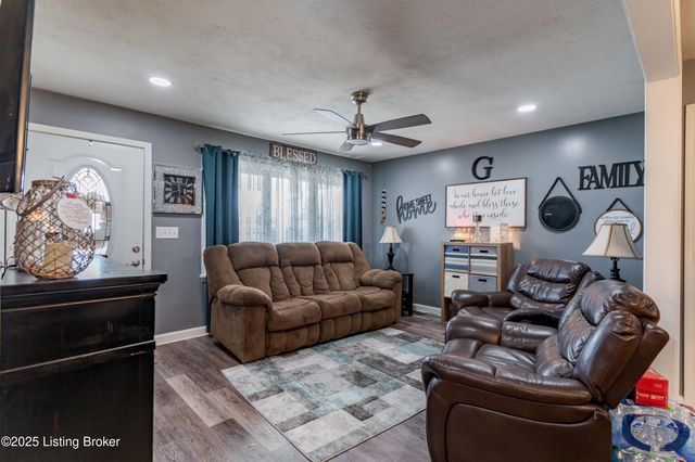 6304 Nigel Dr, Louisville, KY 40216