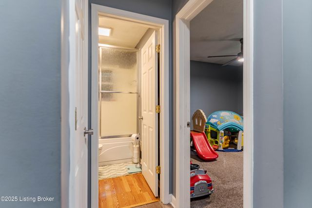 6304 Nigel Dr, Louisville, KY 40216