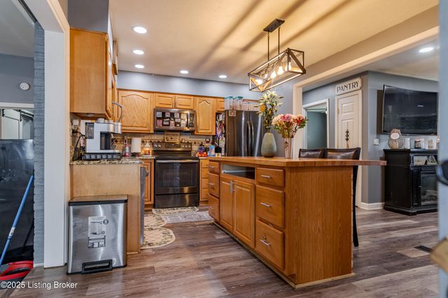 6304 Nigel Dr, Louisville, KY 40216