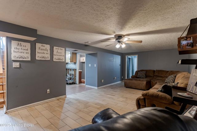 6304 Nigel Dr, Louisville, KY 40216