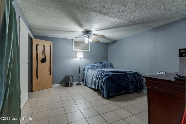 6304 Nigel Dr, Louisville, KY 40216