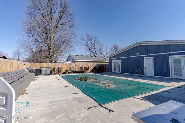 6304 Nigel Dr, Louisville, KY 40216