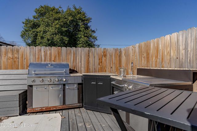 6304 Nigel Dr, Louisville, KY 40216