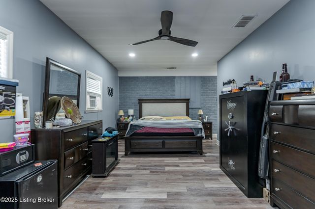 6304 Nigel Dr, Louisville, KY 40216