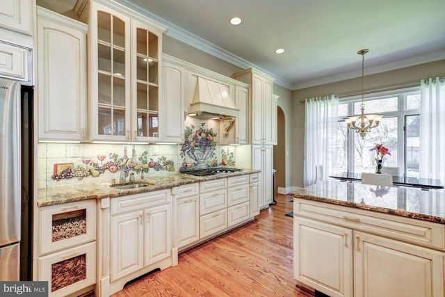 3809 JONES BRIDGE RD, Chevy Chase, MD 20815