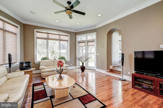 3809 JONES BRIDGE RD, Chevy Chase, MD 20815