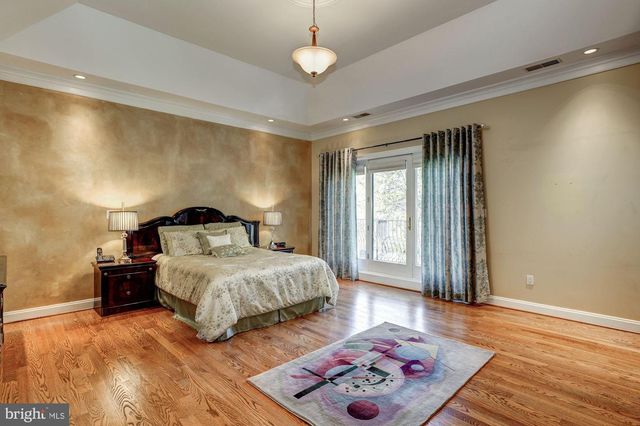 3809 JONES BRIDGE RD, Chevy Chase, MD 20815