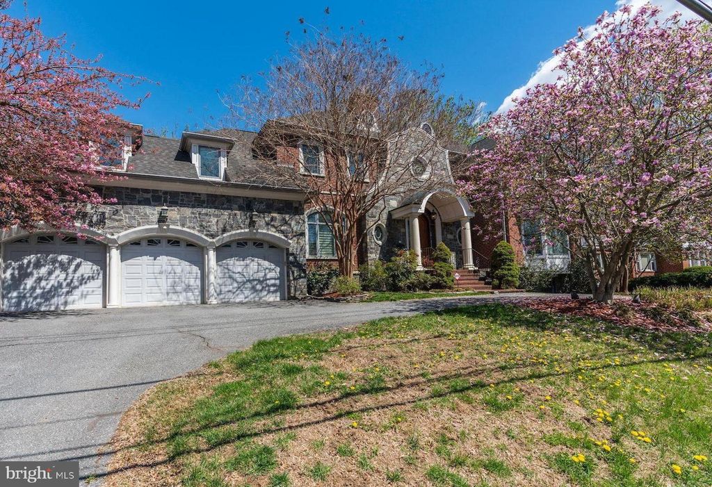 3809 JONES BRIDGE RD, Chevy Chase, MD 20815