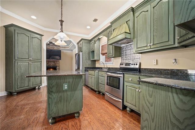 2660 Meadow Lake Road, Semmes, AL 36575