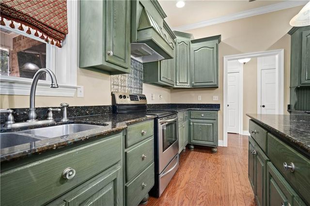 2660 Meadow Lake Road, Semmes, AL 36575