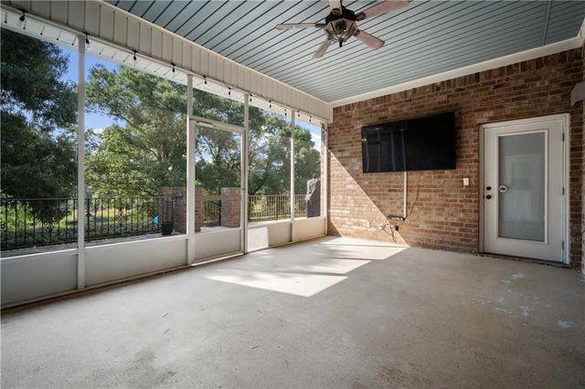 2660 Meadow Lake Road, Semmes, AL 36575