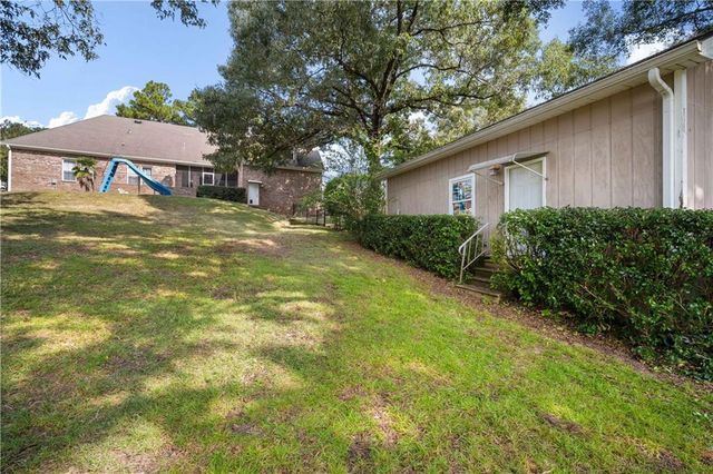 2660 Meadow Lake Road, Semmes, AL 36575