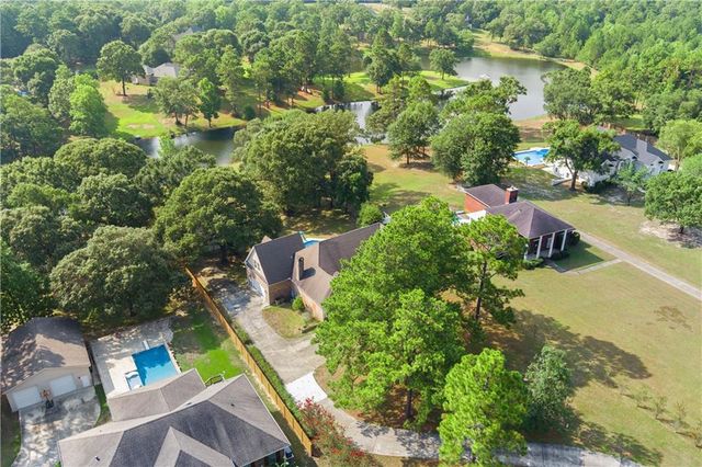 2660 Meadow Lake Road, Semmes, AL 36575
