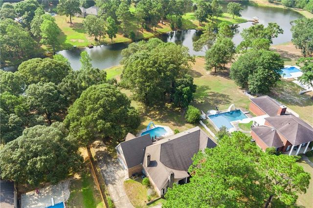 2660 Meadow Lake Road, Semmes, AL 36575