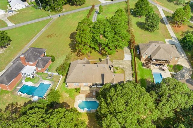 2660 Meadow Lake Road, Semmes, AL 36575