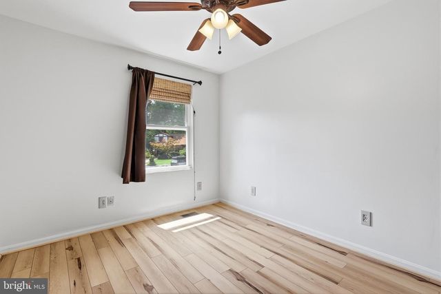 12 BEEFWOOD CT, Essex, MD 21221