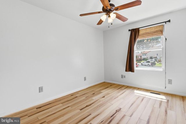 12 BEEFWOOD CT, Essex, MD 21221