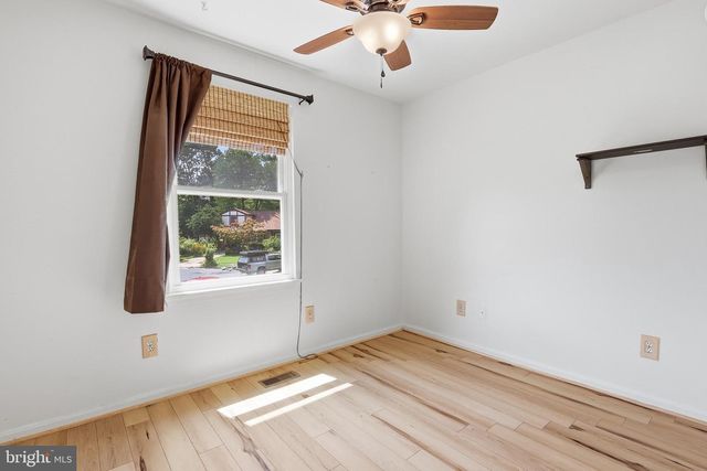 12 BEEFWOOD CT, Essex, MD 21221