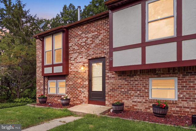 12 BEEFWOOD CT, Essex, MD 21221