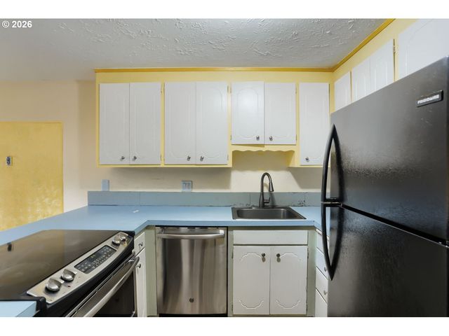 618 DIVISION St, Oregon City, OR 97045