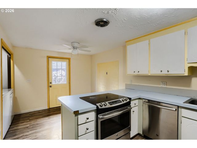 618 DIVISION St, Oregon City, OR 97045