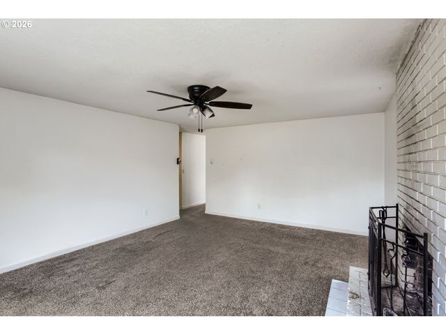 618 DIVISION St, Oregon City, OR 97045