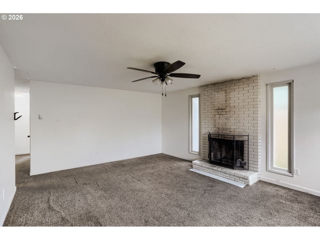 618 DIVISION St, Oregon City, OR 97045