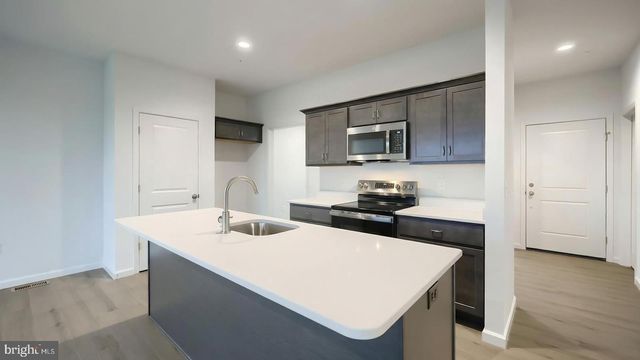 70 N CONIFER DR, Elizabethtown, PA 17022