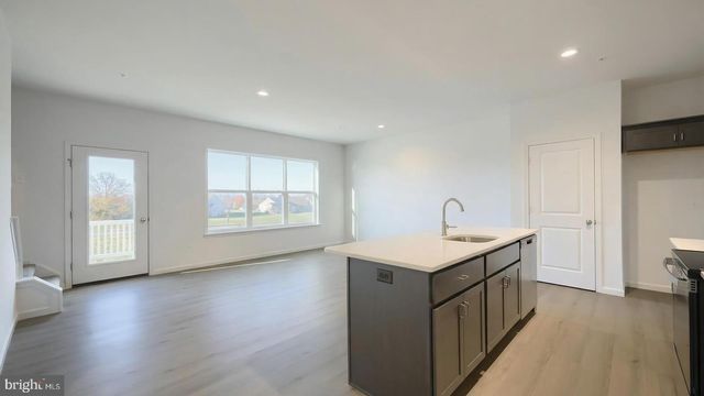 70 N CONIFER DR, Elizabethtown, PA 17022