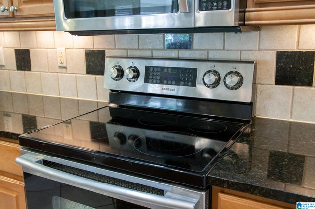 1084 SADDLE CREEK PARKWAY, Birmingham, AL 35242