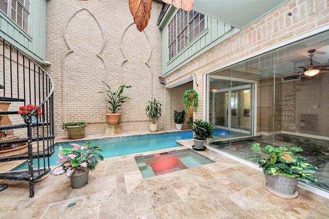 45 Bayou Pointe Drive, Houston, TX 77063