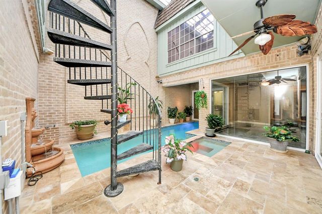 45 Bayou Pointe Drive, Houston, TX 77063