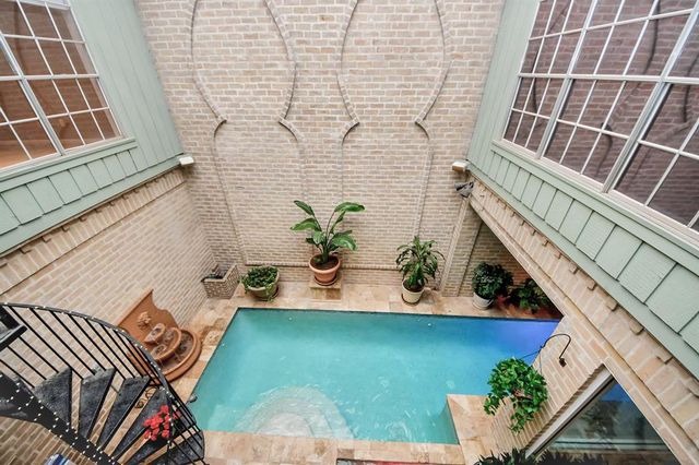 45 Bayou Pointe Drive, Houston, TX 77063