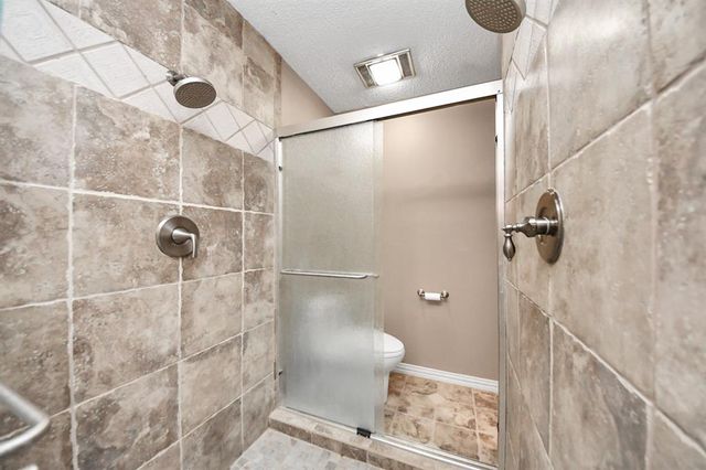 45 Bayou Pointe Drive, Houston, TX 77063