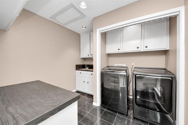 45 Bayou Pointe Drive, Houston, TX 77063