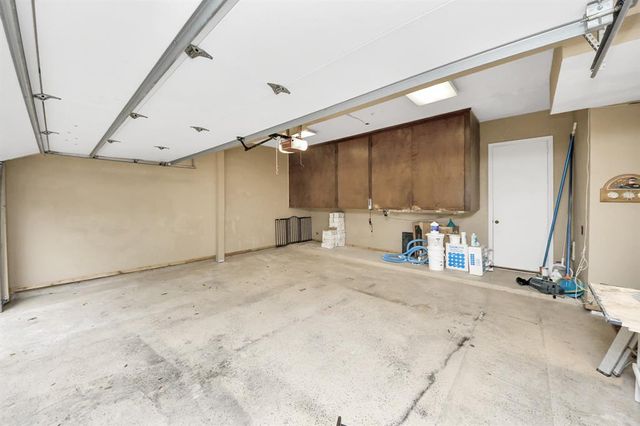 45 Bayou Pointe Drive, Houston, TX 77063