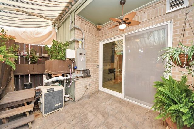 45 Bayou Pointe Drive, Houston, TX 77063