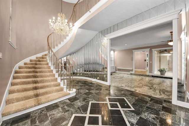 45 Bayou Pointe Drive, Houston, TX 77063