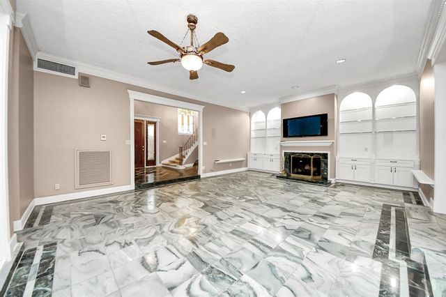 45 Bayou Pointe Drive, Houston, TX 77063