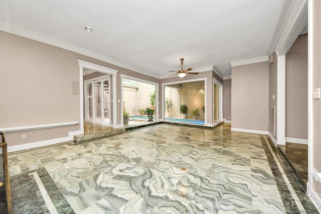 45 Bayou Pointe Drive, Houston, TX 77063