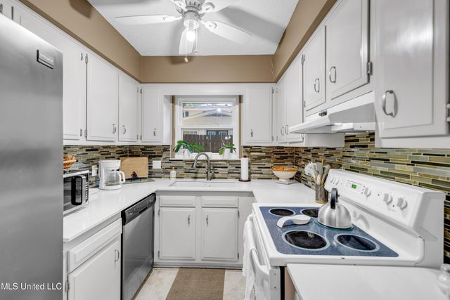 109 Palm Avenue, Pass Christian, MS 39571