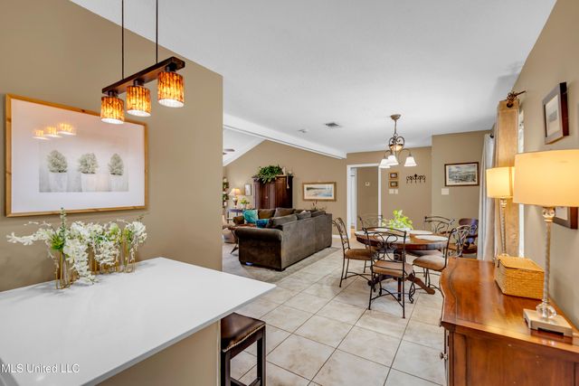 109 Palm Avenue, Pass Christian, MS 39571