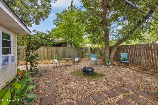 109 Palm Avenue, Pass Christian, MS 39571