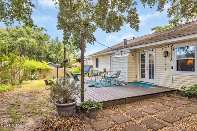 109 Palm Avenue, Pass Christian, MS 39571
