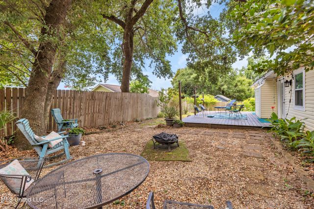 109 Palm Avenue, Pass Christian, MS 39571