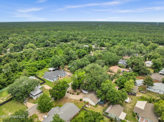 109 Palm Avenue, Pass Christian, MS 39571