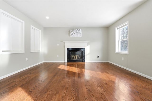 10 Olde Road, Merrimack, NH 03054