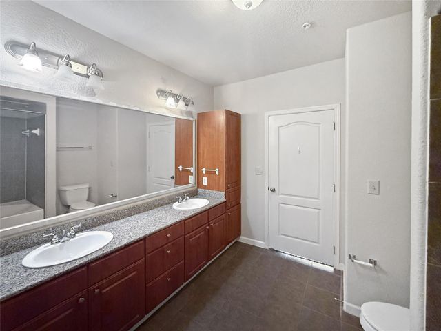 1711 Old Spanish Trail 240, Houston, TX 77054