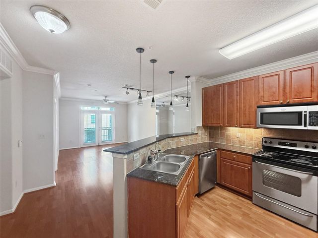 1711 Old Spanish Trail 240, Houston, TX 77054