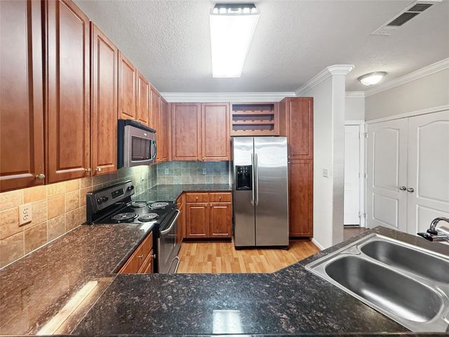 1711 Old Spanish Trail 240, Houston, TX 77054